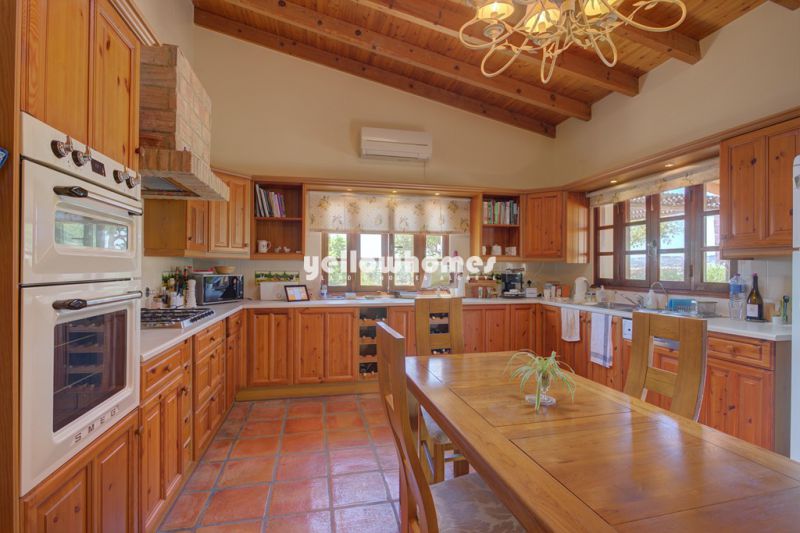 Beautiful Quinta style property with guest annex near Vilamoura 